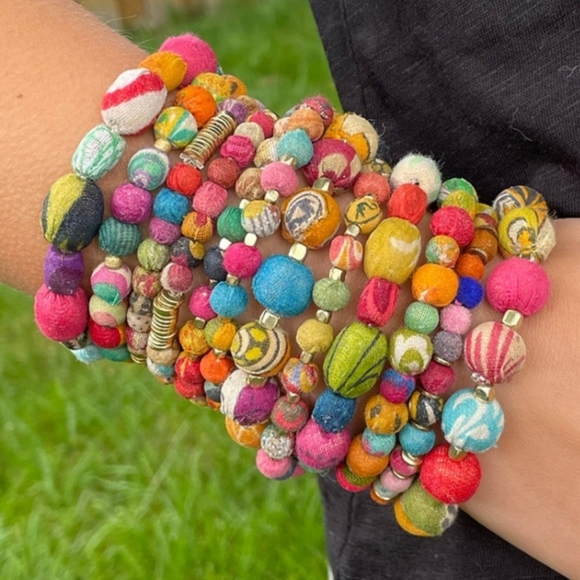 Kantha Sonnet Bracelet - Picture 3 of 3